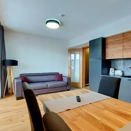 Apartment With Mountain Views