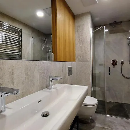 With Mountain Views Apartment *