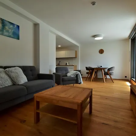 Apartment With Mountain Views
